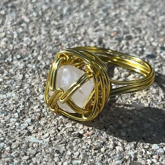 QUARTZ WIREWRAPPED GEMSTONE CHUNKY RING - Picture 3 of 5